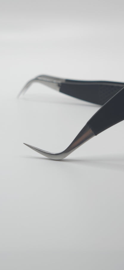 Couture Tweezer