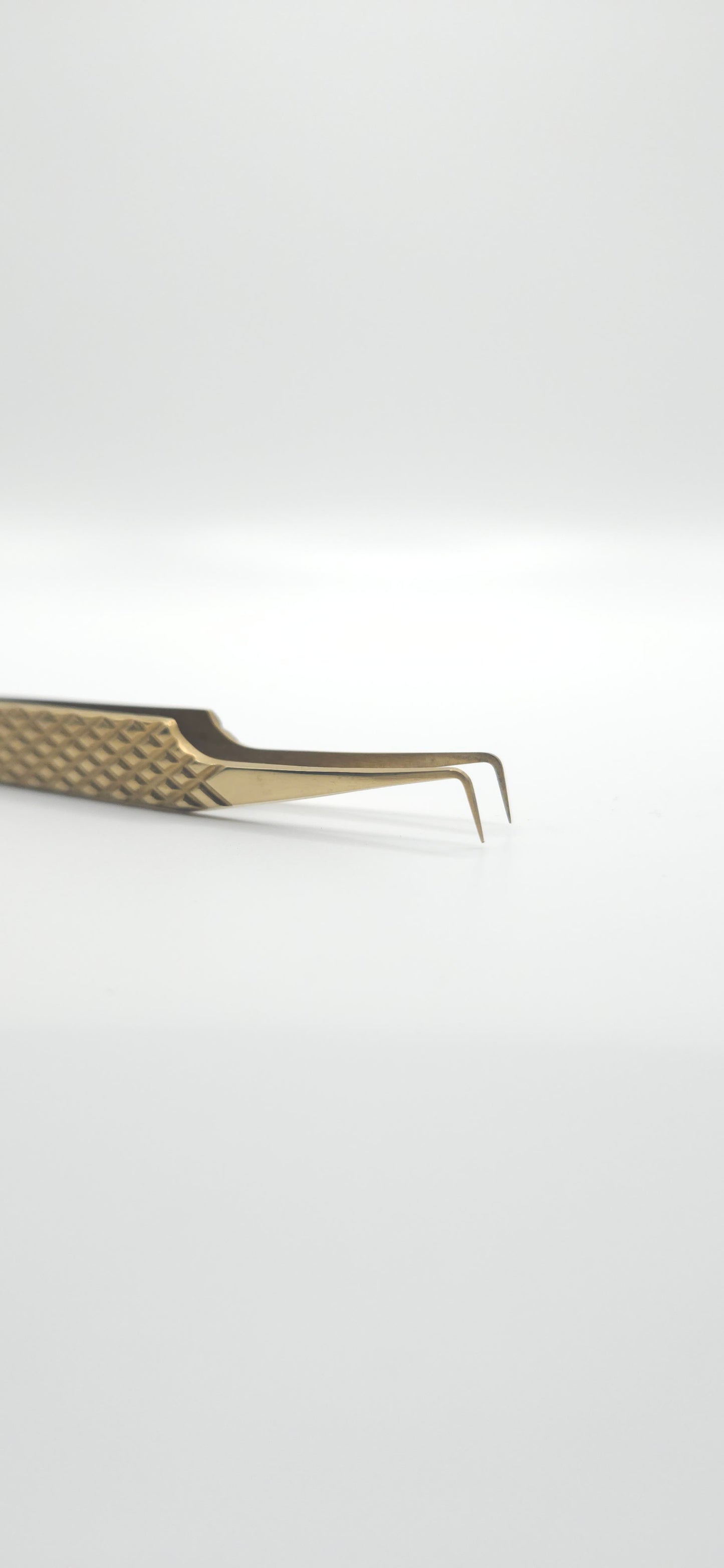 Envy 90° Tweezer