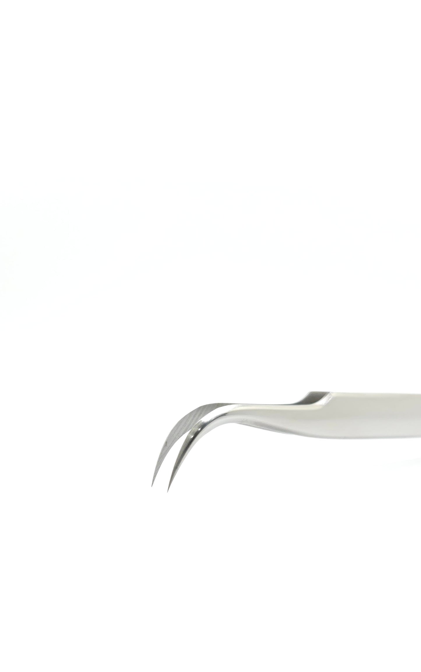 Lumière J Curve Tweezer